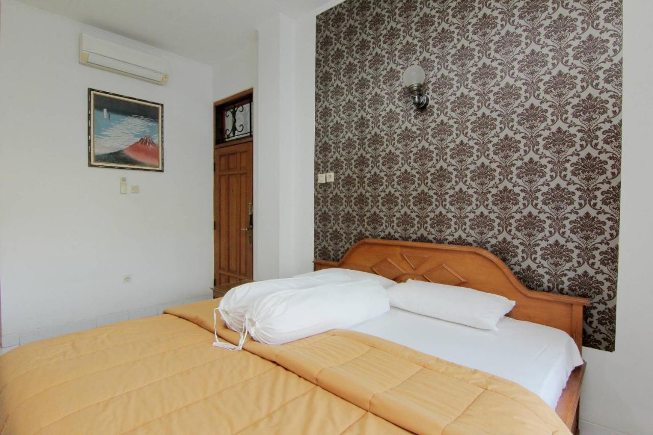 Hotel Fevytra Syariah Джокьякарта Экстерьер фото