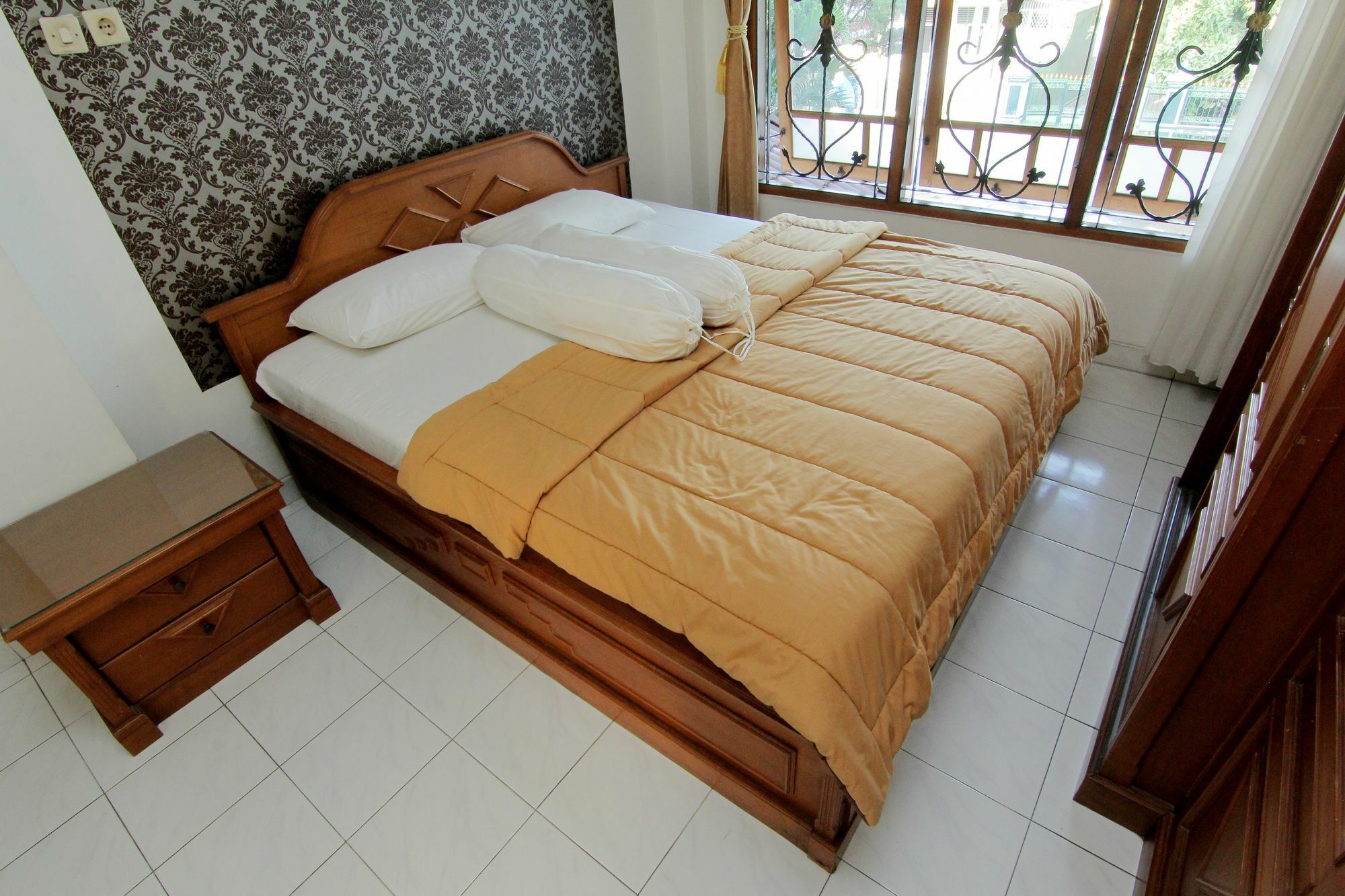Hotel Fevytra Syariah Джокьякарта Экстерьер фото